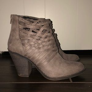 Brown Ankle Boots !